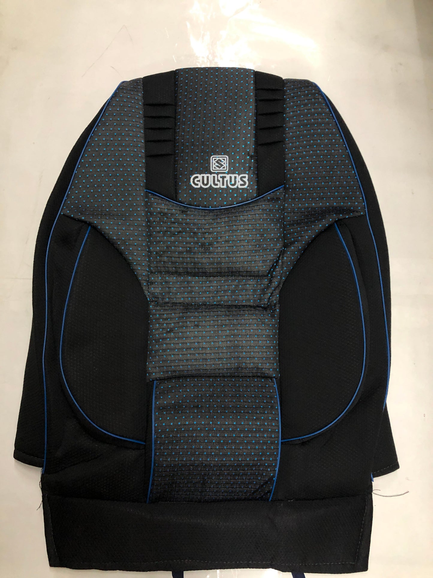 Suzkuzi Cultus seat cover sets.