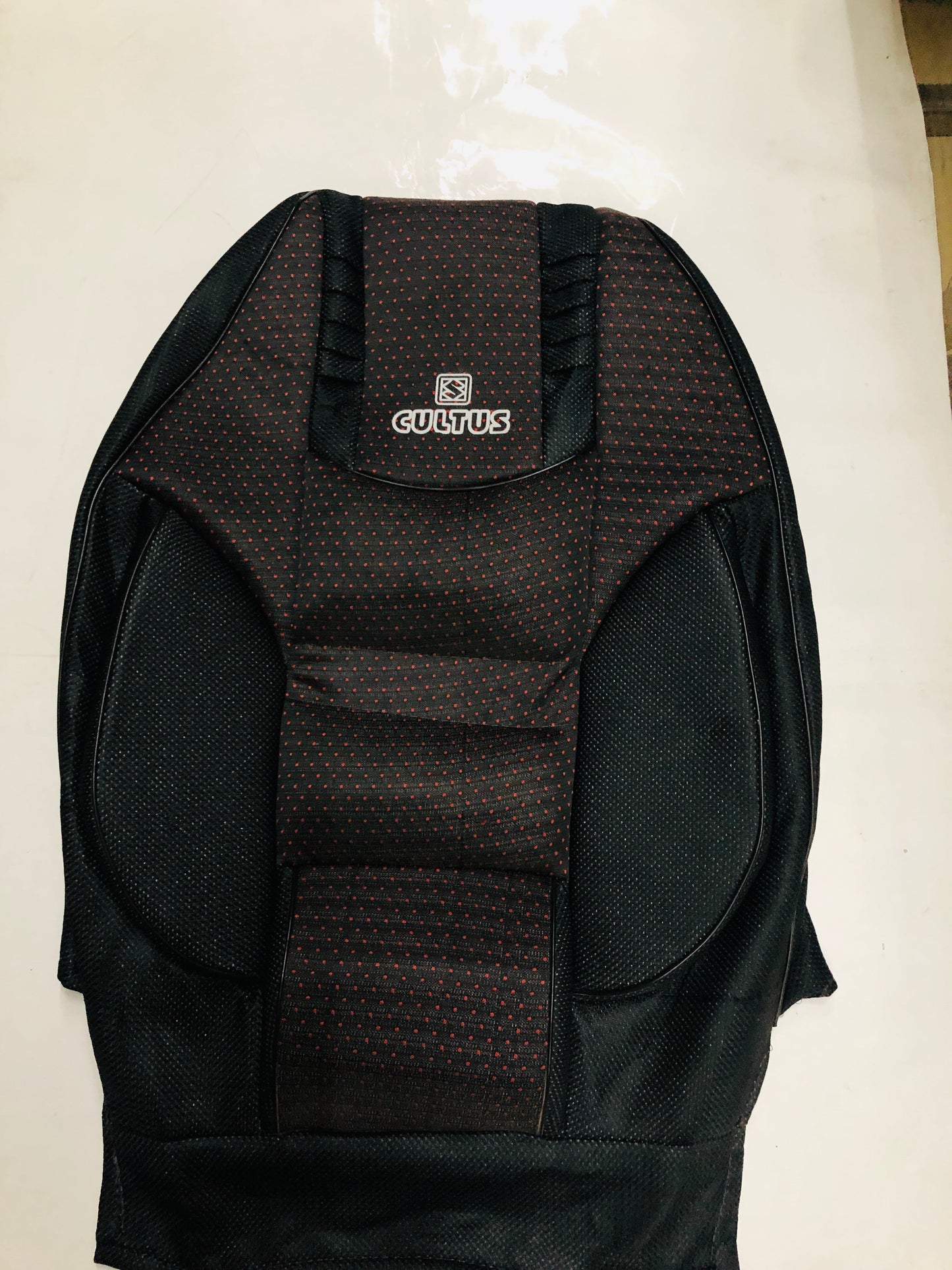 Suzkuzi Cultus seat cover sets.
